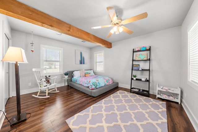 107 Channel DR, Sunrise Beach, TX 78643