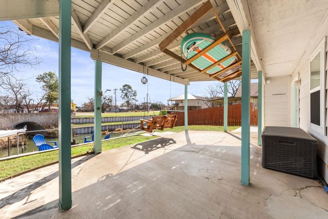 107 Channel DR, Sunrise Beach, TX 78643