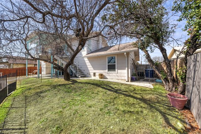 107 Channel DR, Sunrise Beach, TX 78643