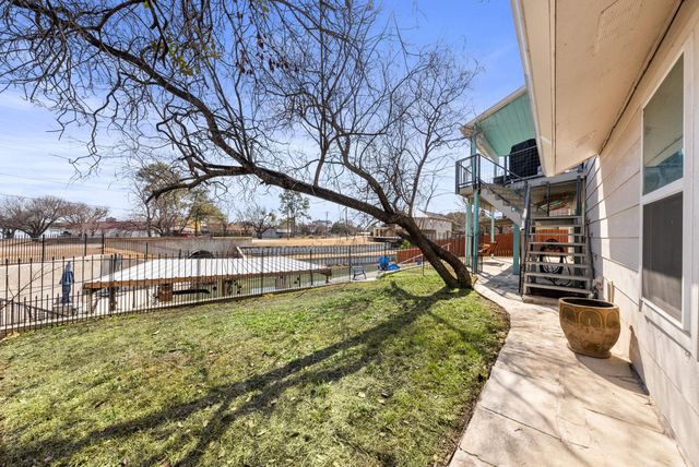 107 Channel DR, Sunrise Beach, TX 78643