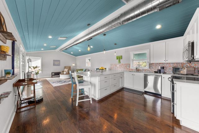 107 Channel DR, Sunrise Beach, TX 78643