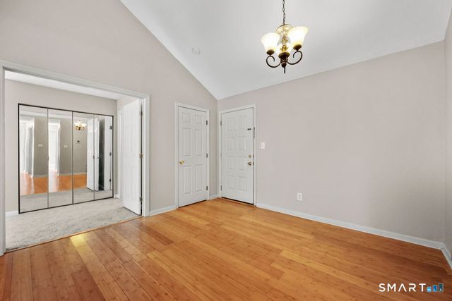 1 Forest Glen Circle 9, Middletown, CT 06457