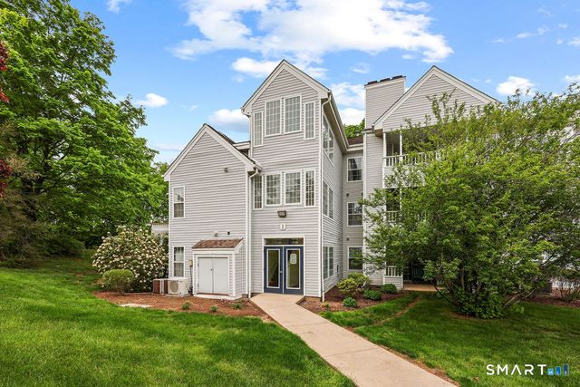 1 Forest Glen Circle 9, Middletown, CT 06457