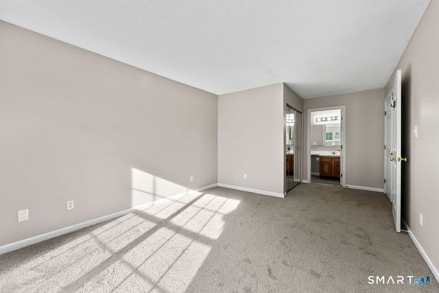 1 Forest Glen Circle 9, Middletown, CT 06457