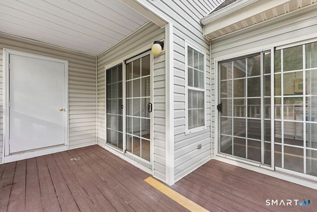 1 Forest Glen Circle 9, Middletown, CT 06457