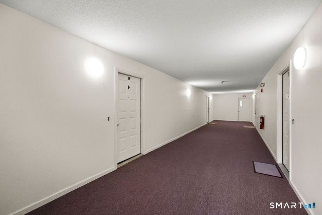 1 Forest Glen Circle 9, Middletown, CT 06457
