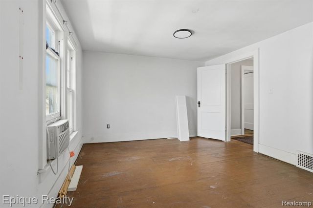 819 Tunnel Street, Port Huron, MI 48060