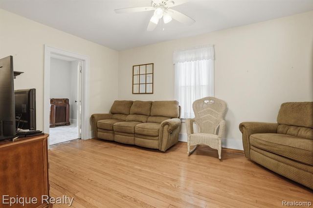 819 Tunnel Street, Port Huron, MI 48060