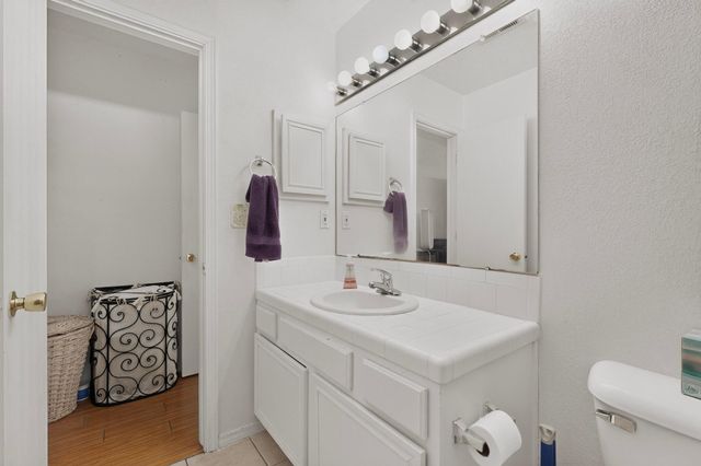8419 Cedarcroft Road NW, Albuquerque, NM 87120