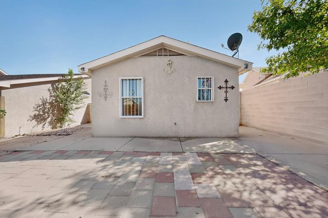 8419 Cedarcroft Road NW, Albuquerque, NM 87120