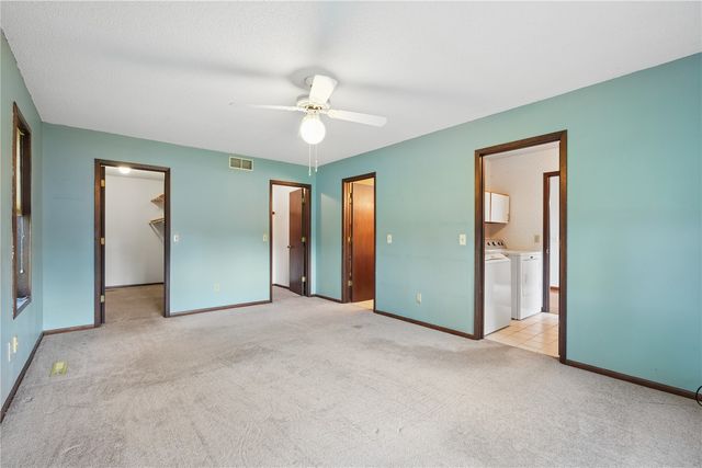 3009 Harvest Hill Road, Cedar Rapids, IA 52404