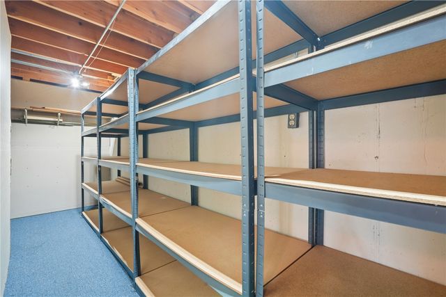 3009 Harvest Hill Road, Cedar Rapids, IA 52404
