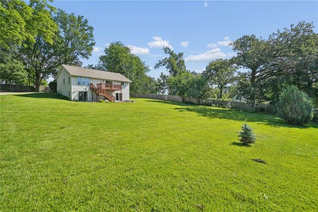 3009 Harvest Hill Road, Cedar Rapids, IA 52404