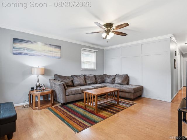 21601 Parkway Street, St. Clair Shores, MI 48082