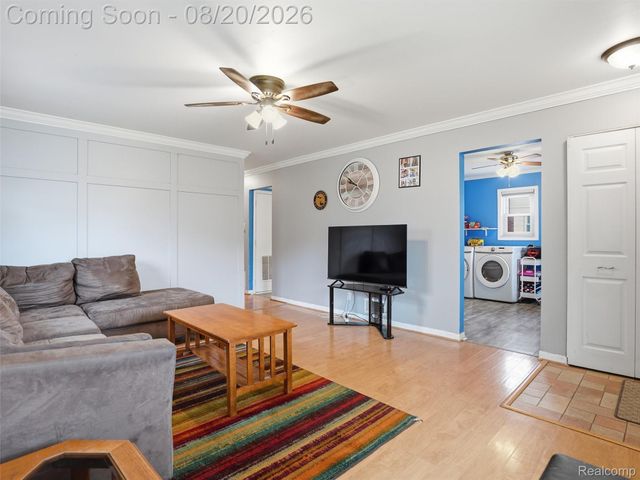 21601 Parkway Street, St. Clair Shores, MI 48082