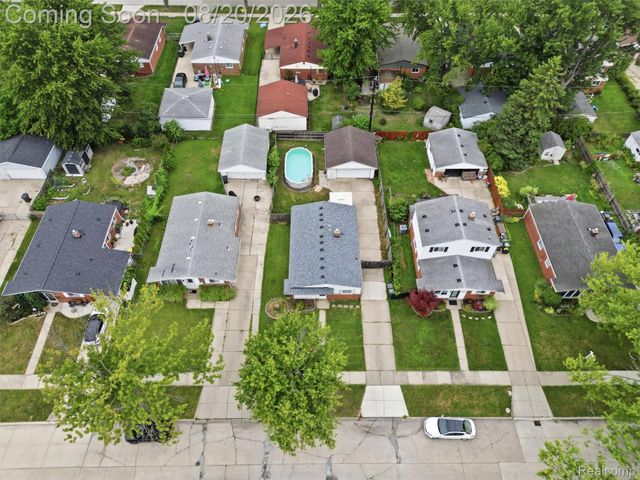 21601 Parkway Street, St. Clair Shores, MI 48082