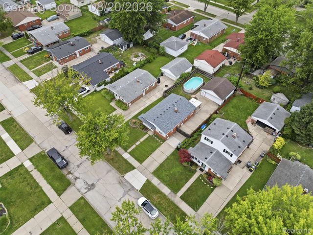 21601 Parkway Street, St. Clair Shores, MI 48082