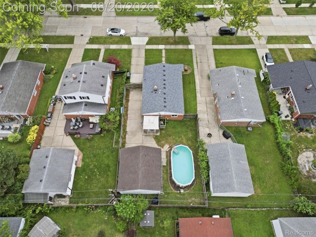 21601 Parkway Street, St. Clair Shores, MI 48082