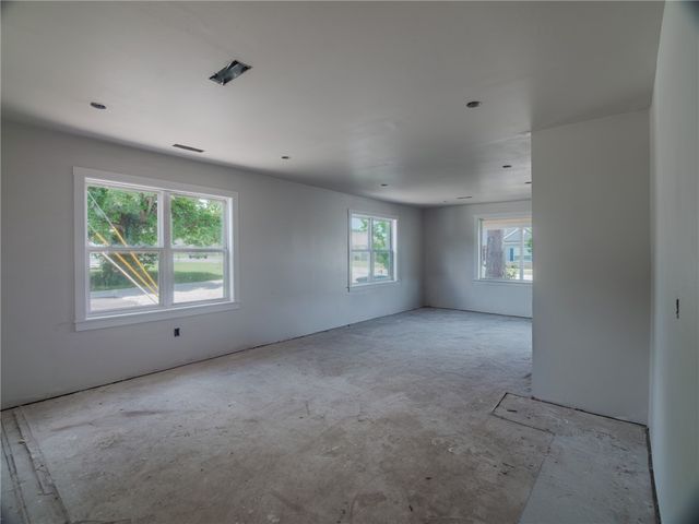 1023 S Morningside Drive, Fayetteville, AR 72701