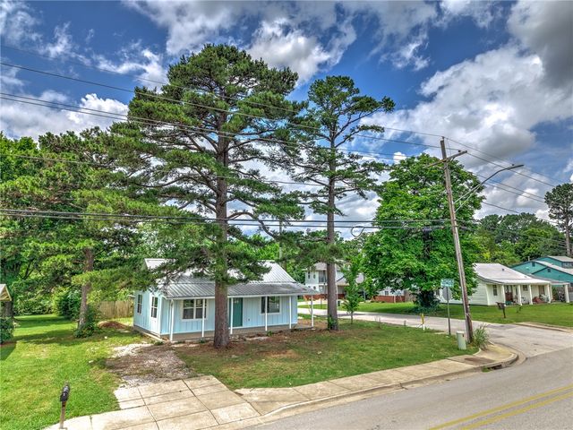 1023 S Morningside Drive, Fayetteville, AR 72701