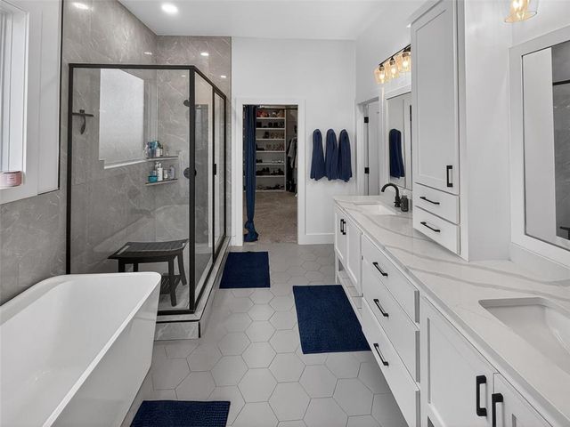 16001 Aparados Way, Edmond, OK 73013