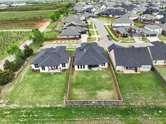16001 Aparados Way, Edmond, OK 73013