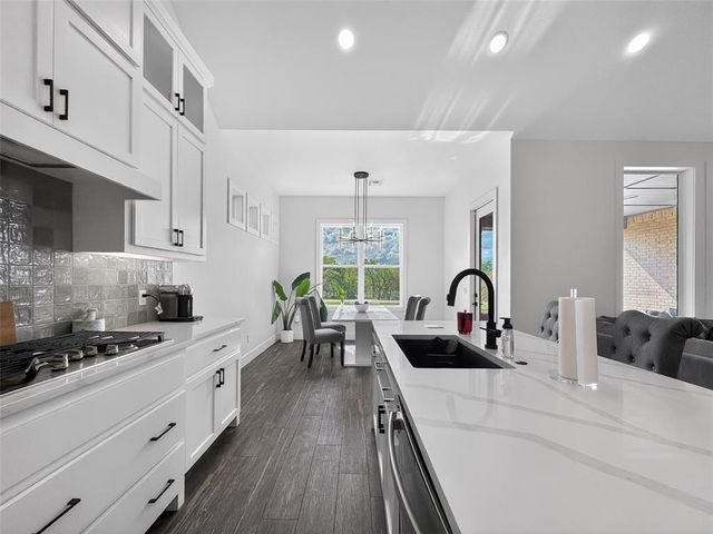 16001 Aparados Way, Edmond, OK 73013