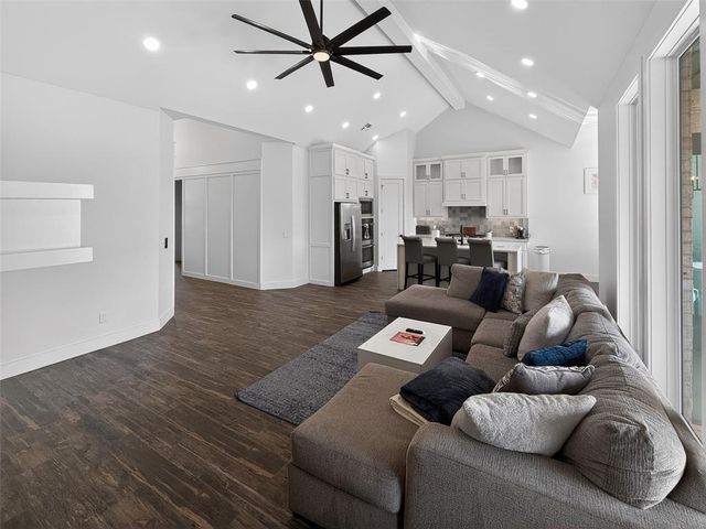 16001 Aparados Way, Edmond, OK 73013