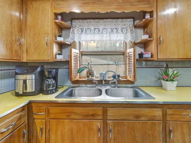 222 Walnut St, Saugus, MA 01906