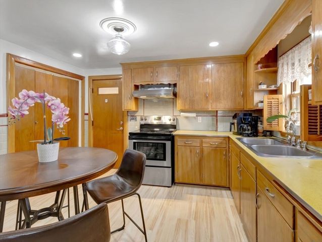 222 Walnut St, Saugus, MA 01906