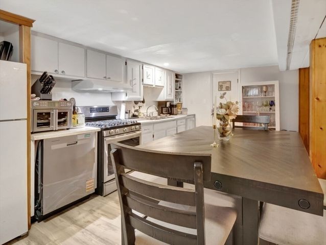 222 Walnut St, Saugus, MA 01906