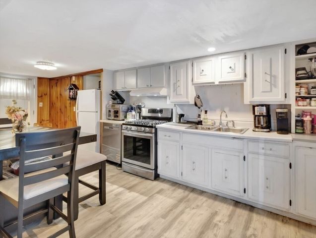 222 Walnut St, Saugus, MA 01906