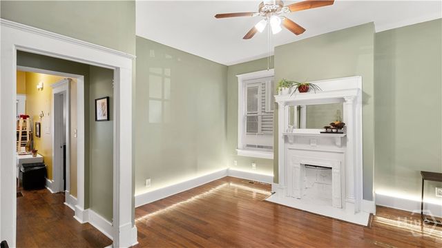 534 E Waldburg Street, Savannah, GA 31401