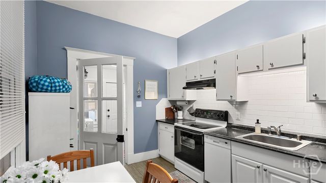 534 E Waldburg Street, Savannah, GA 31401