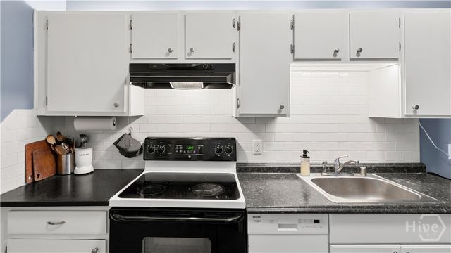 534 E Waldburg Street, Savannah, GA 31401