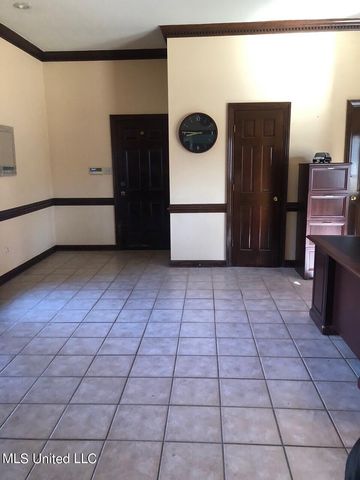 9144 Valley Grove Lane, Southaven, MS 38672