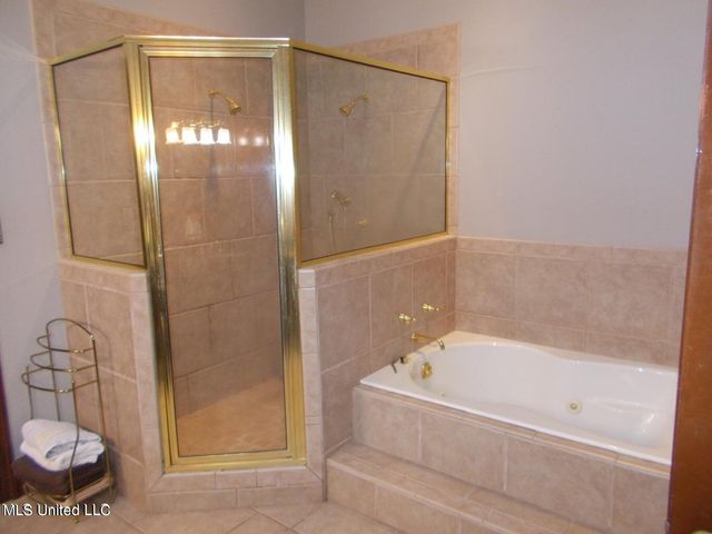 9144 Valley Grove Lane, Southaven, MS 38672