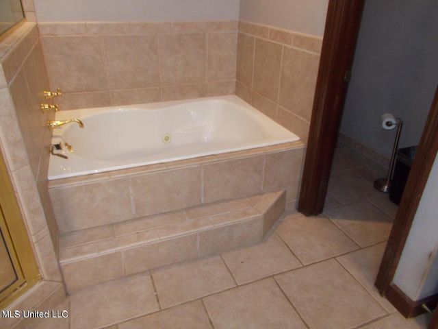 9144 Valley Grove Lane, Southaven, MS 38672