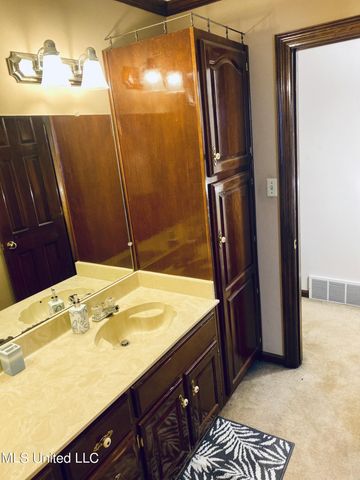9144 Valley Grove Lane, Southaven, MS 38672