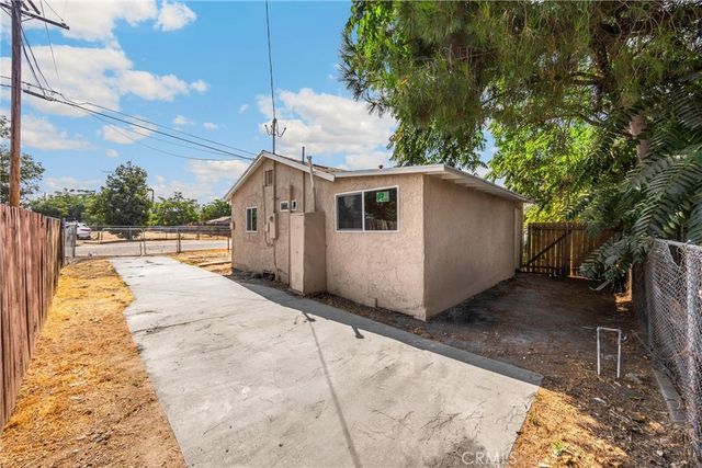 7982 Whitlock Avenue, San Bernardino, CA 92410