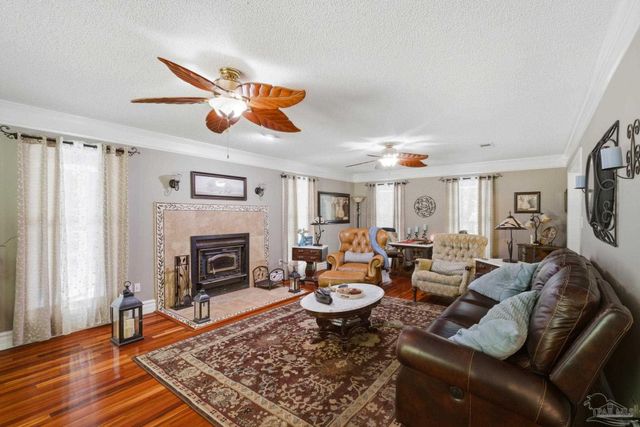 6930 Summit Way, Milton, FL 32570