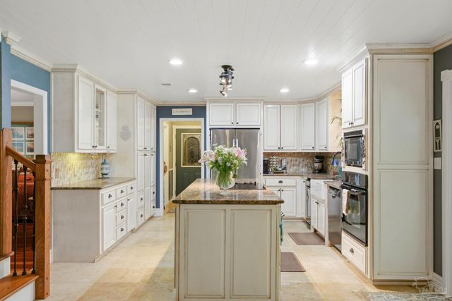 6930 Summit Way, Milton, FL 32570