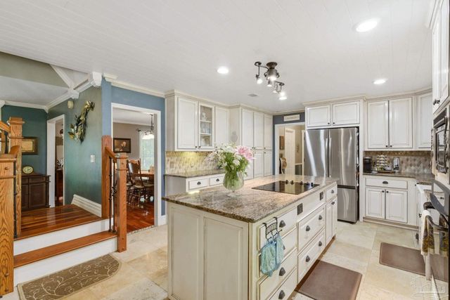 6930 Summit Way, Milton, FL 32570