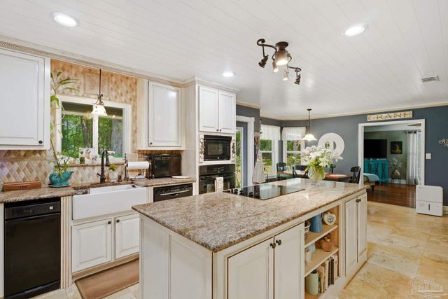 6930 Summit Way, Milton, FL 32570
