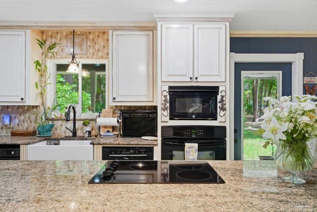 6930 Summit Way, Milton, FL 32570
