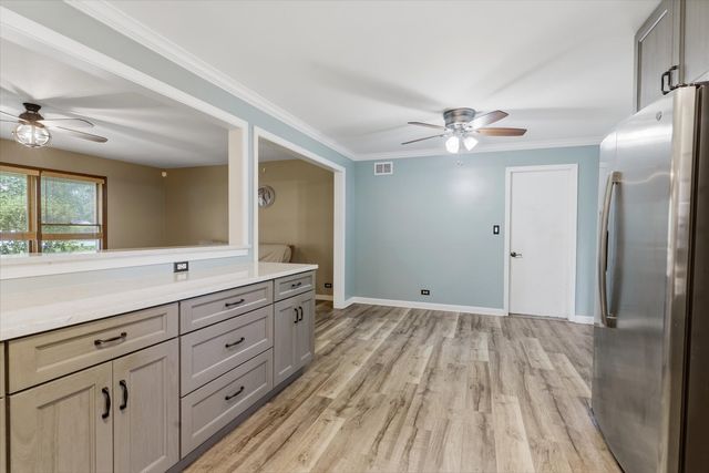 6231 Linden Lane, La Grange Highlands, IL 60525