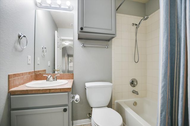 5 Dogwood DR, Wimberley, TX 78676