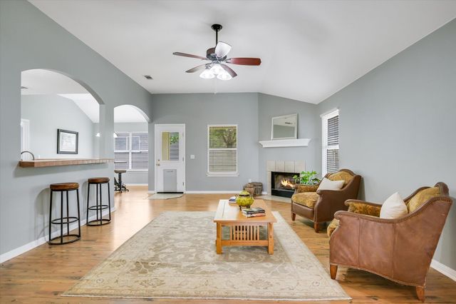 5 Dogwood DR, Wimberley, TX 78676
