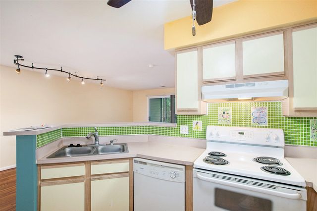 18372 N Ridge Court 12, Spring Lake, MI 49456