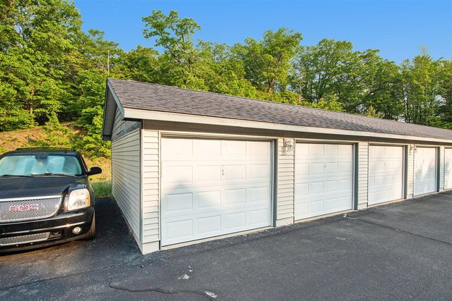 18372 N Ridge Court 12, Spring Lake, MI 49456